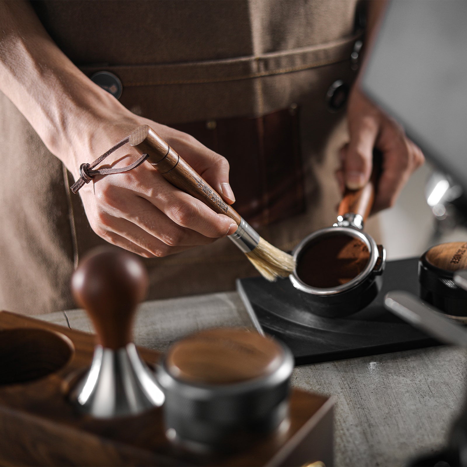 3 Bomber – Coffee Cleaning Brush Wings Cylindrical – espresso tool for precision brewing – أدوات باريستا اسبريسو – available in Kuwait