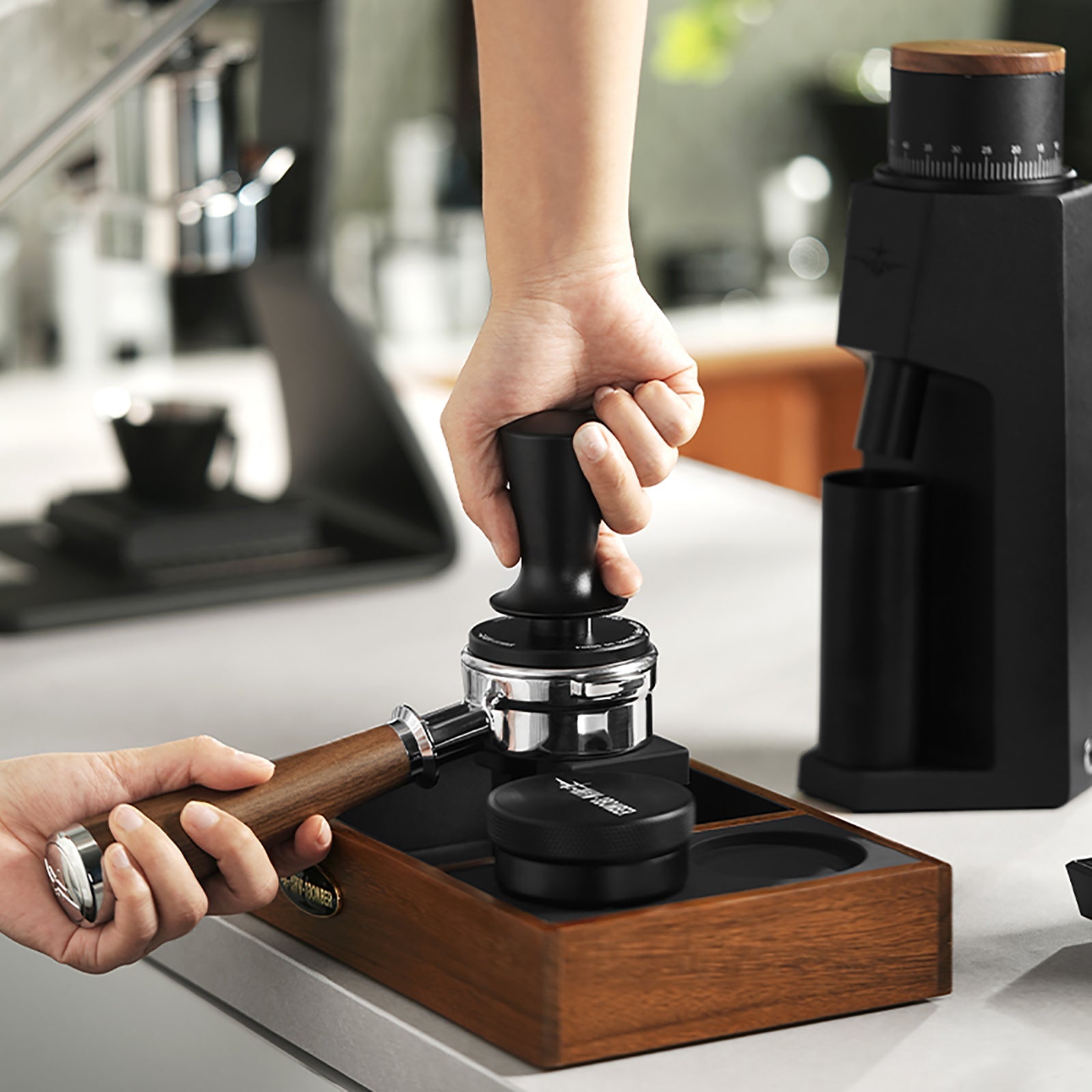 CD-Pattern Tamper shown from the side with its threaded handle