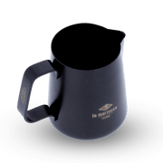 La marzocco Black Pitcher 600ml-kuwait-barista-tools-armista-الكويت-ارميستا-باريستا