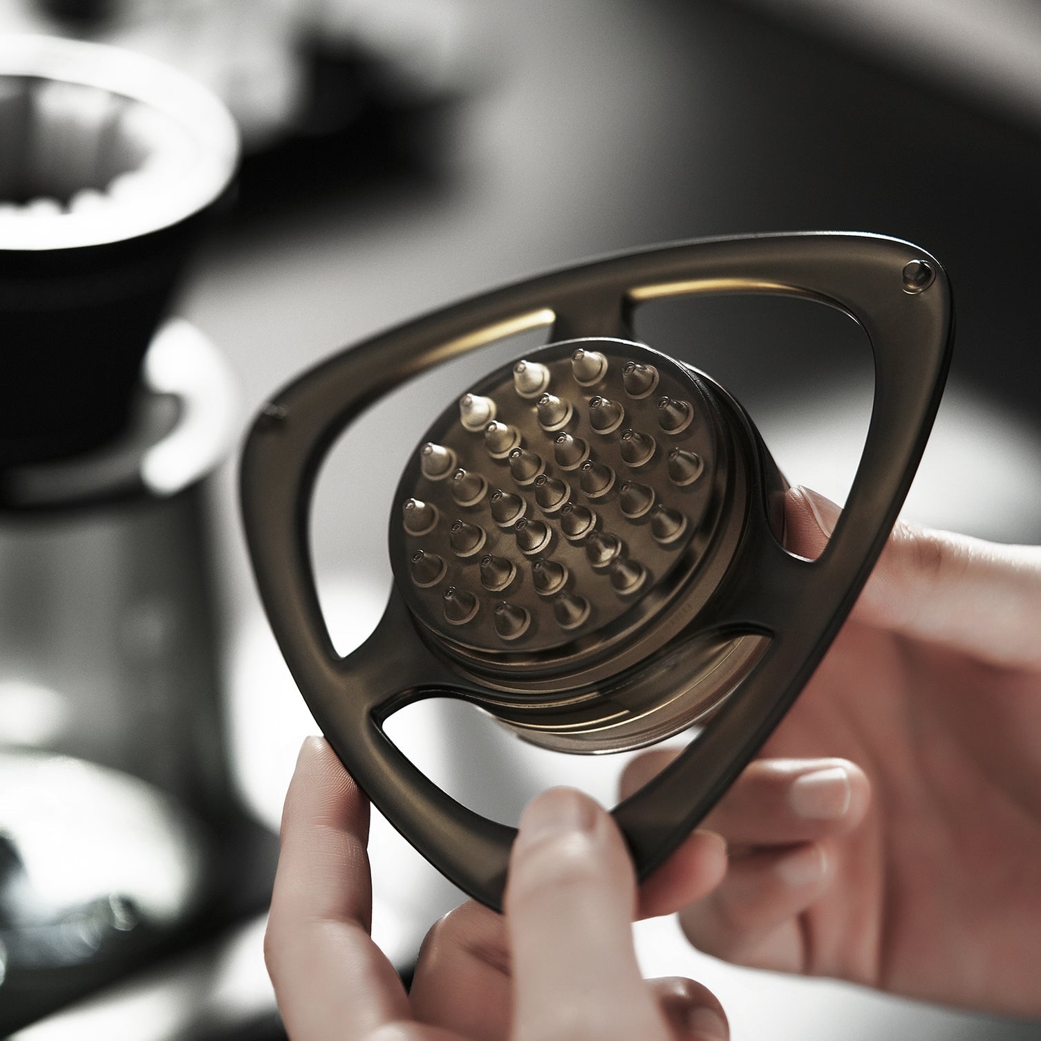 ثري بومبر – موزع القهوة المقطرة راين