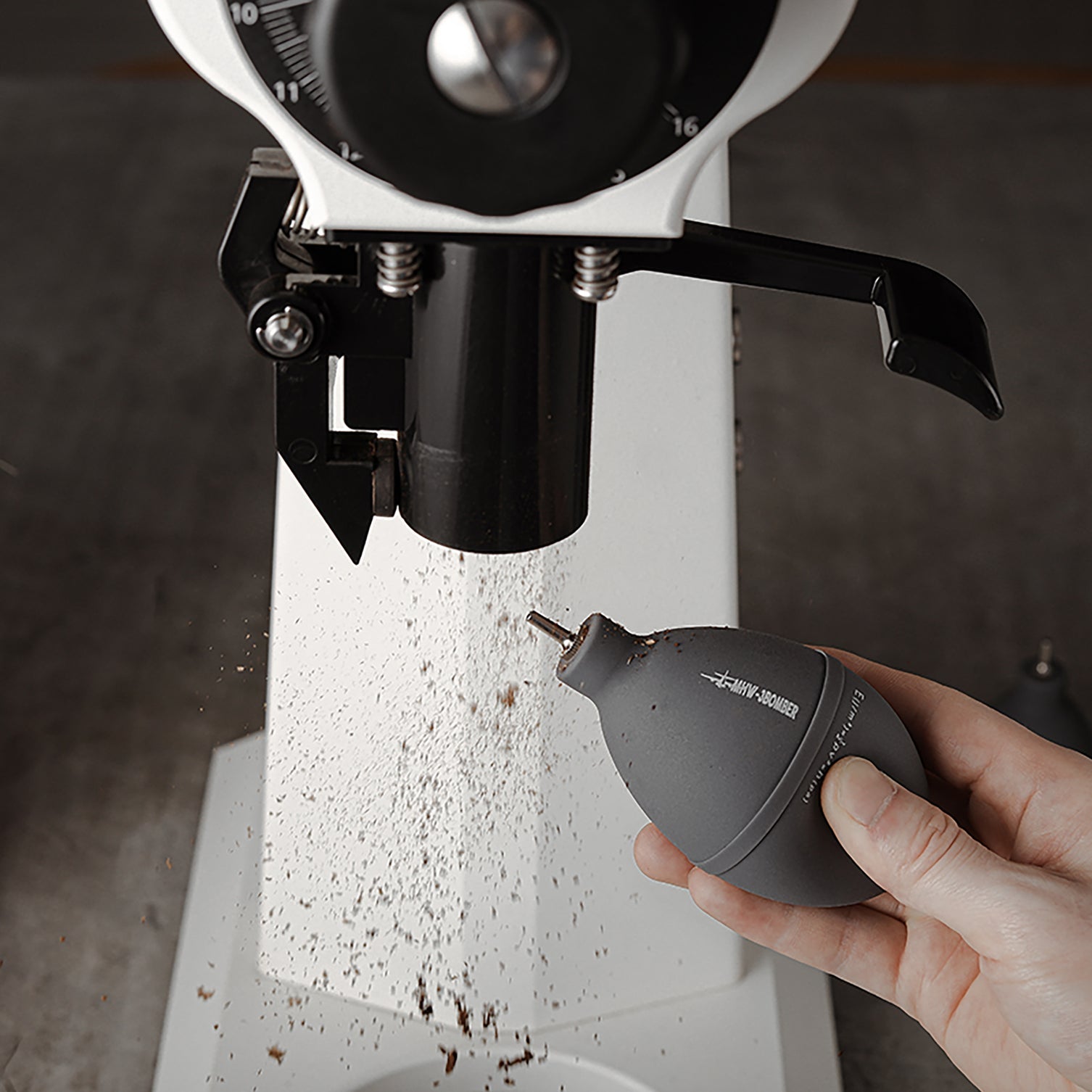 3 Bomber – Coffee Air Blower